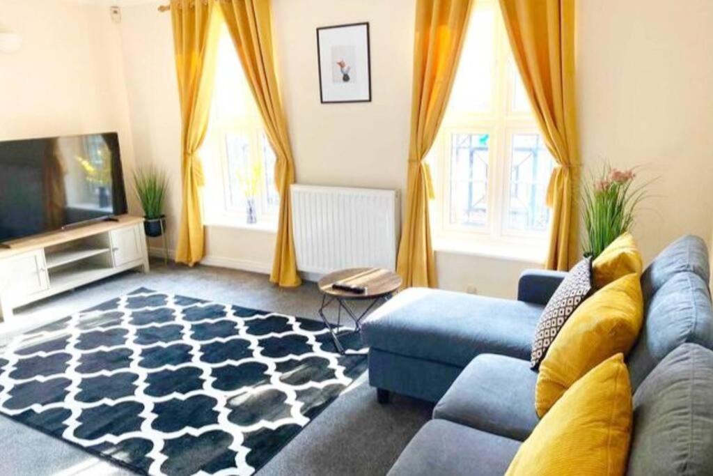 Smartrips Beckton Townhouse With Parking Appartement *